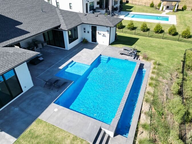 Signs of pool leaking