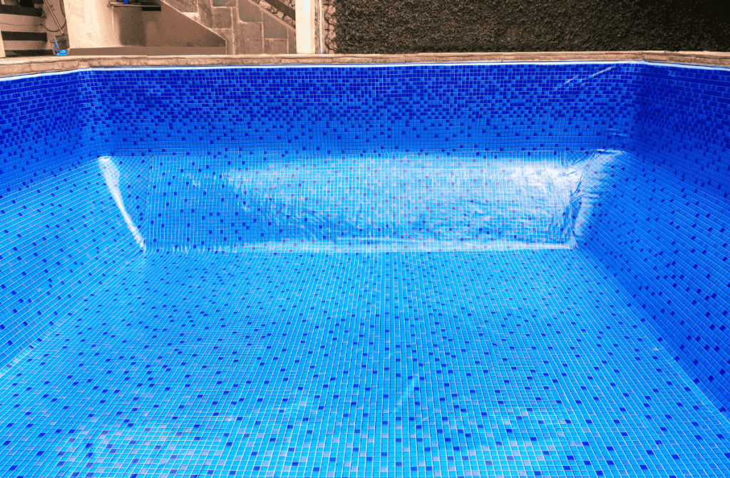 Vinyl liner pool